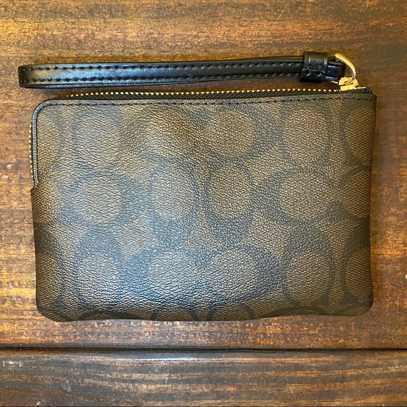 Coach Corner Zip Wristlet Signature - Picture 4 of 8
